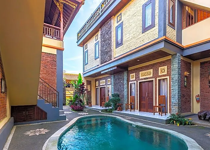 The Garuda & Restaurant Gitgit