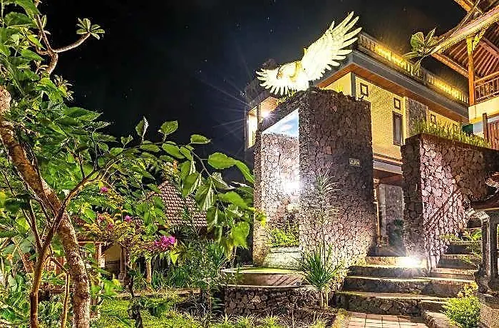 The Garuda & Restaurant ホテル