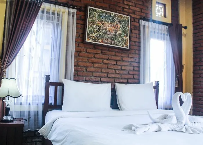The Garuda & Restaurant Gitgit