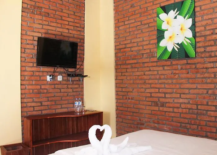 The Garuda & Restaurant Gitgit